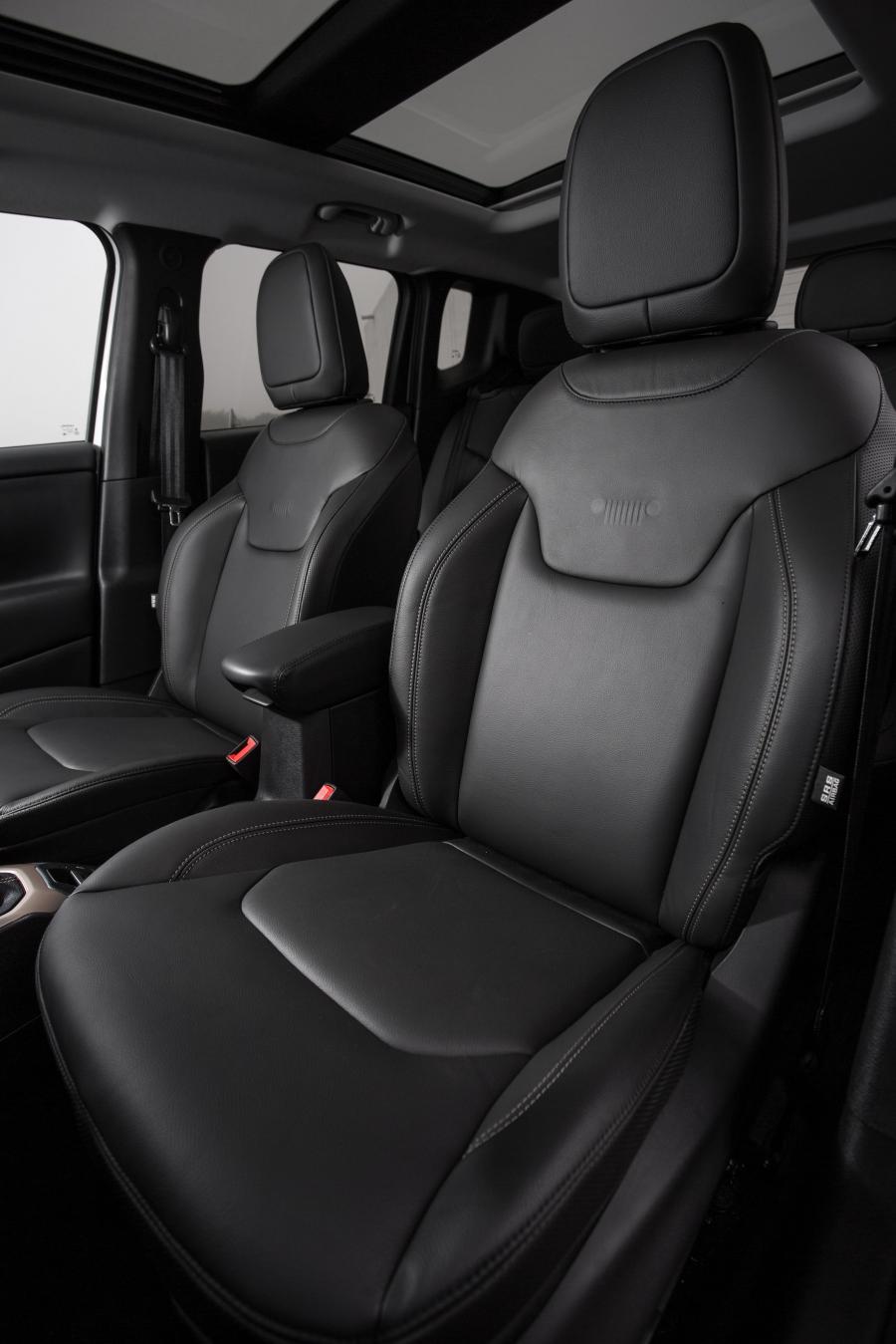 Интерьер Jeep Renegade Limited (BU) 2016 года  (CN) (фото 25 из 30)